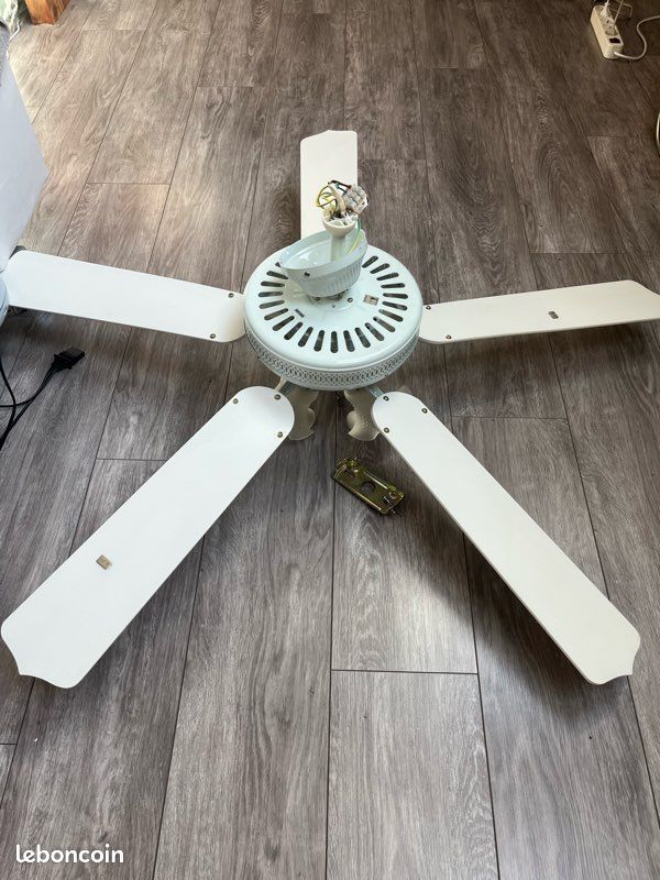 Suspension Luminaire ventilateur (image 1)