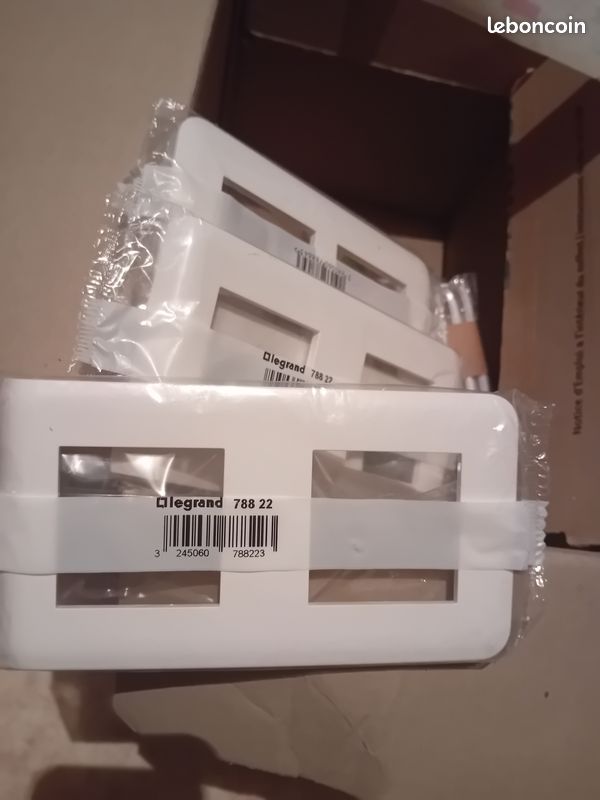 Plaques double legrand (image 1)