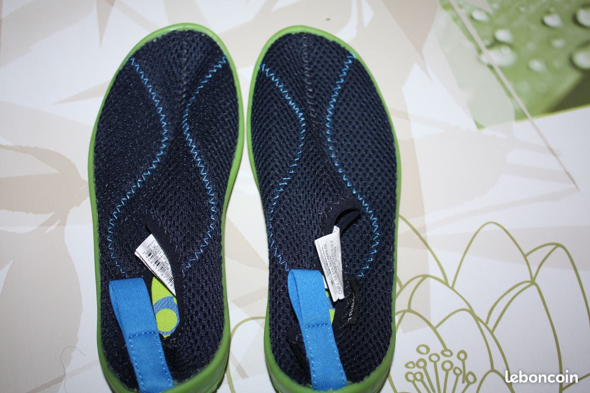 Aquashoes 30/31 (image 1)