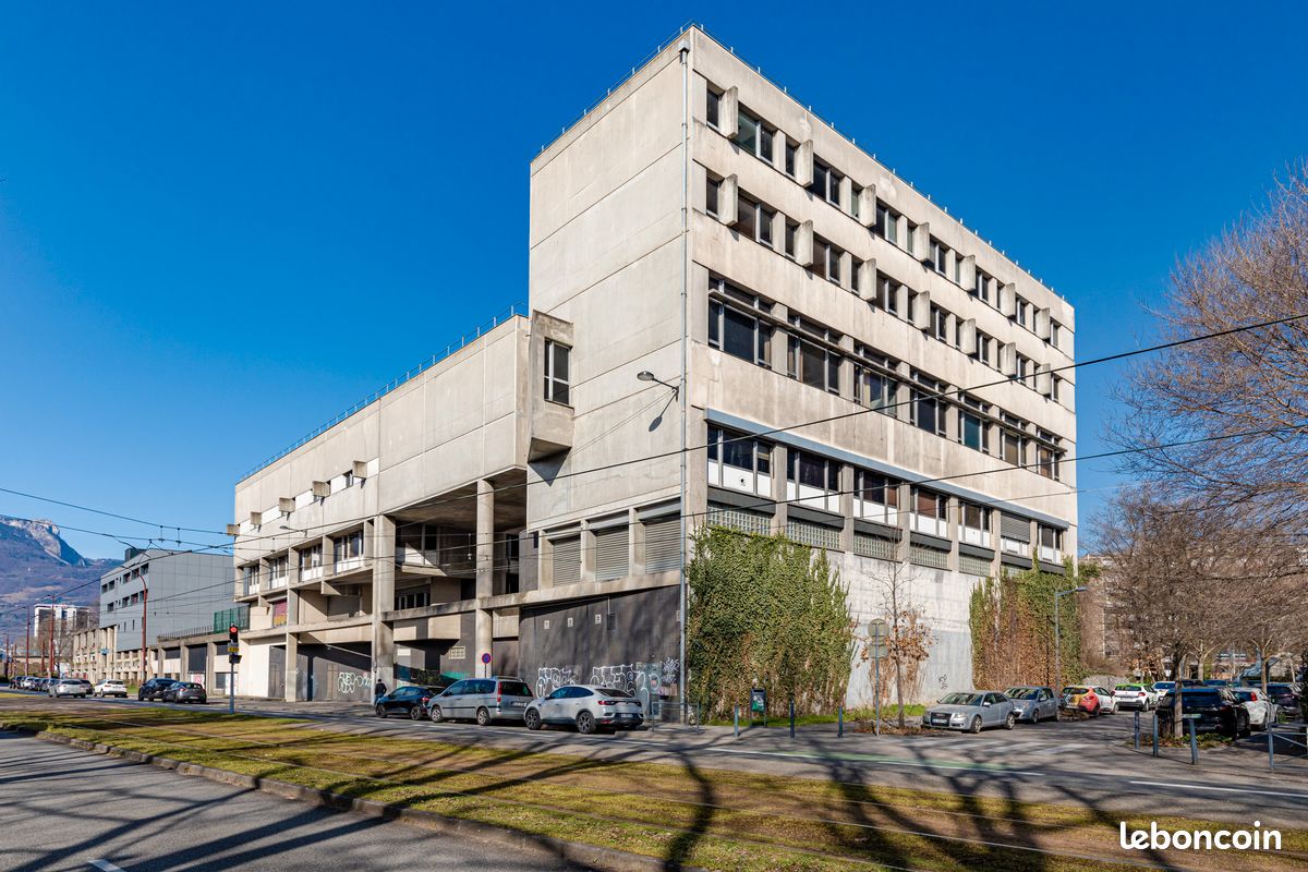 Local commercial 98 pièces 5655 m²