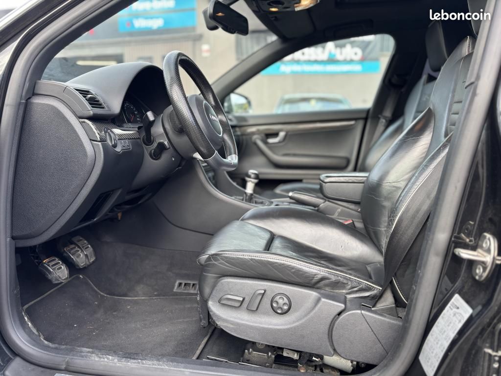 AUDI RS4 AVANT Quattro 4.2i V8 - 420ch - Origine France *ENTRETIEN COMPLET* GARANTIE 12 MOIS (image 15)