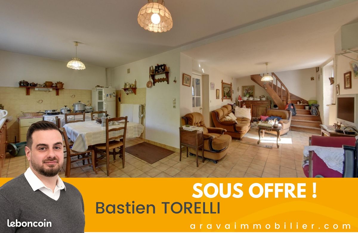 Maison 4 pièces 77 m² · à Saint-Laurent-du-Pont · 77 m² · 160 000 €