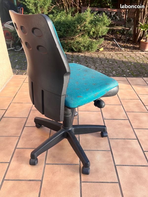 Chaise de bureau à roulettes (image 2)