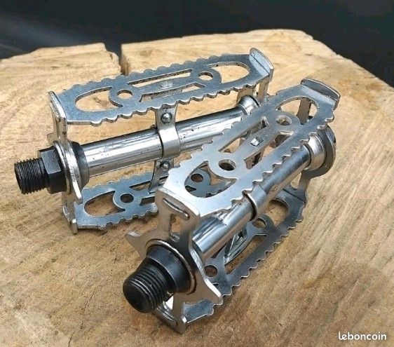 Paire De Pédales Lyotard 45 Pour Vélo De Course Et Randonneuse - Idéale, état Occasion