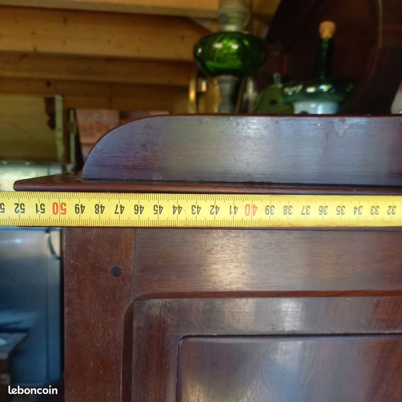 Buffet sculpté en bois exotique (image 8)