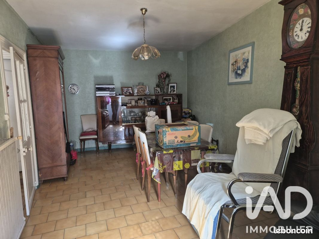 Maison 5 pièces 140 m² · à Vivonne · 140 m² · 90 000 €