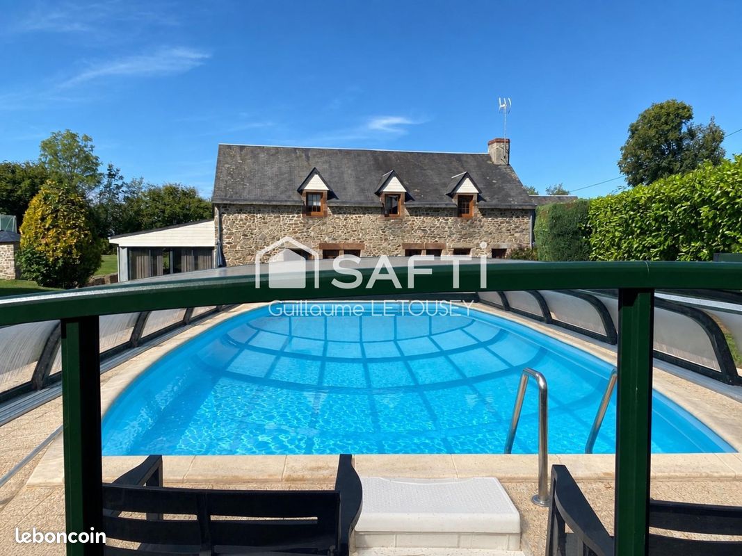 Maison 10 pièces 220 m² · à Gouville-sur-Mer · 220 m² · 548 000 €