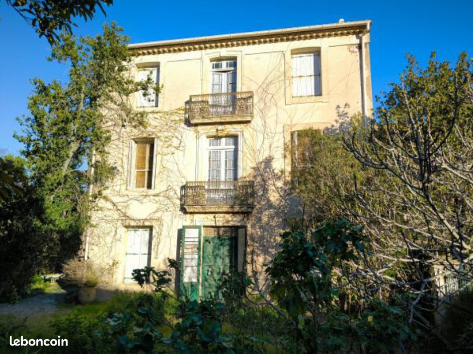 Maison 9 pièces 250 m² · à Quarante · 250 m² · 380 000 €