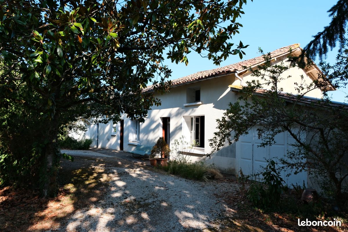Maison 5 pièces 165 m² · à Melle · 165 m² · 110 000 €
