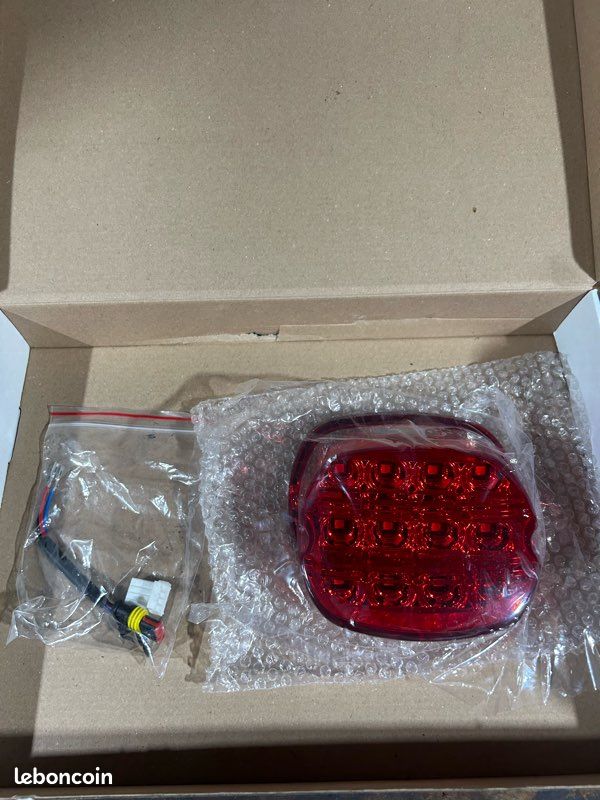 Feu arrière LED Harley (image 1)