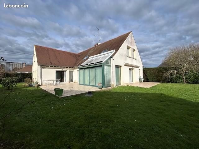 Maison 8 pièces 222 m² · à La Chaussée-Saint-Victor · 222 m² · 328 600 €