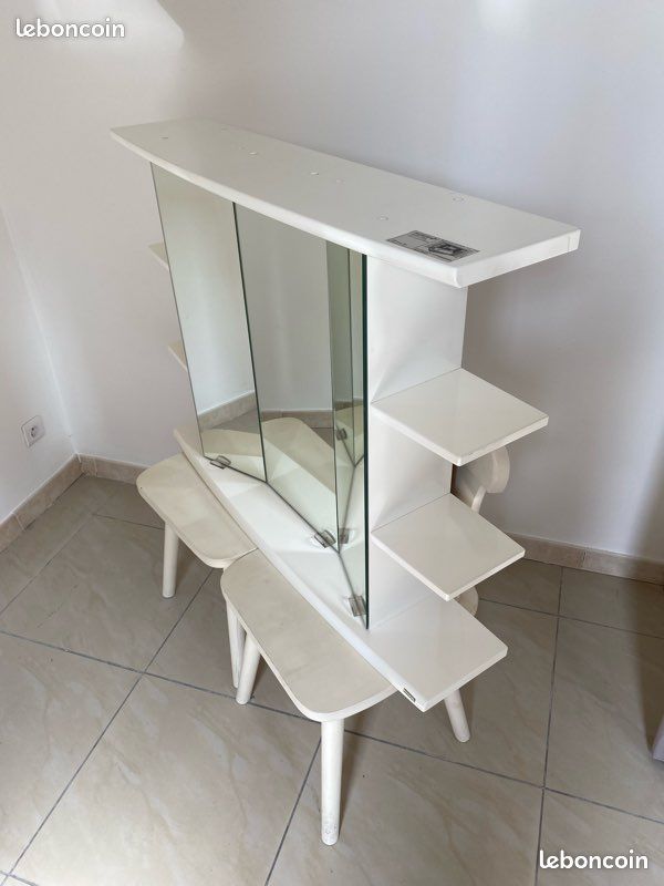Armoire de Toilette / Meuble de Rangement Haut Salle de Bain Mural Suspendu avec 3 Portes Miroir + Éclairage - Très Bon État (image 4)