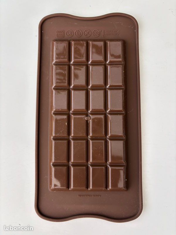 Silikomart Moule à chocolat silicone 8 barres - 36.184.77.0065 Silikomart Moule à chocolat silicone 8 barres - 36.184.77.0065