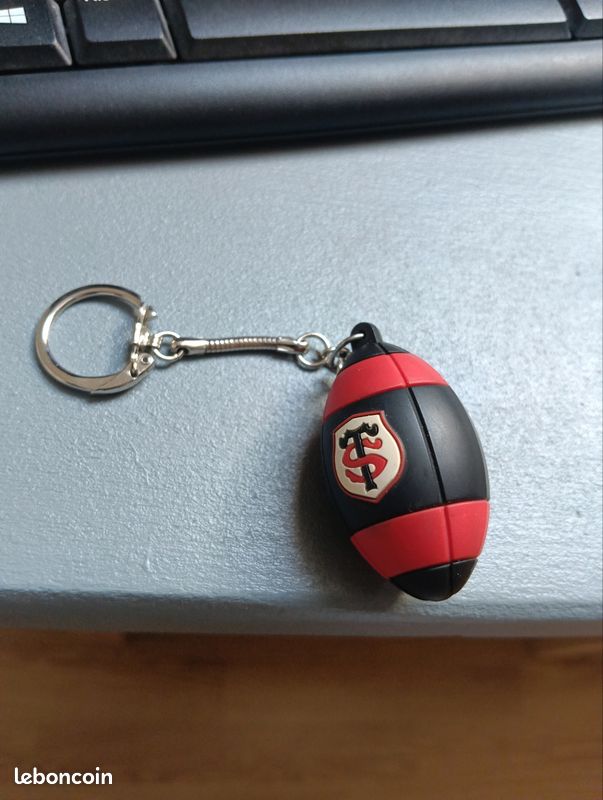 Porte clés rugby 🏉 Stade Toulousain (image 1)