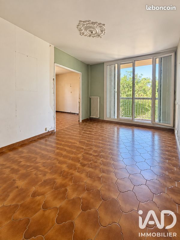 Appartement 4 pièces 74 m² · à Marseille · 74 m² · 215 000 €