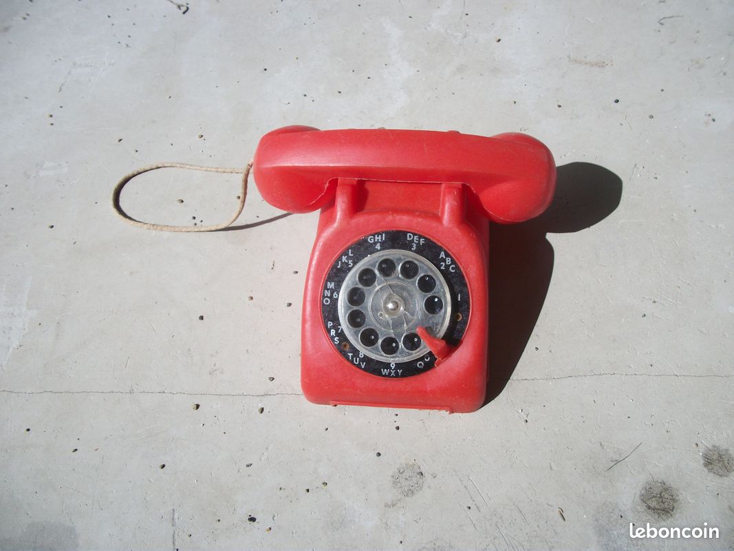 Téléphone jouet vintage (image 1)