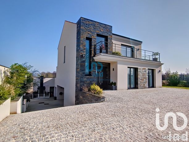 Maison 7 pièces 225 m²