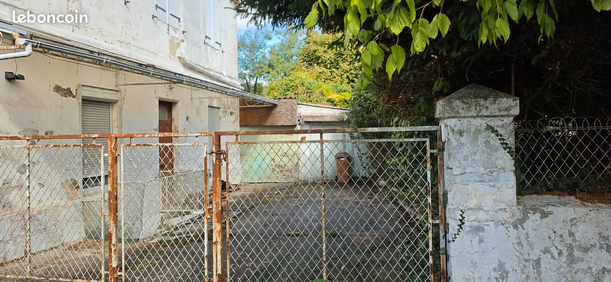 Maison 5 pièces 110 m² · à La Chapelle-des-Pots · 110 m² · 180 000 €