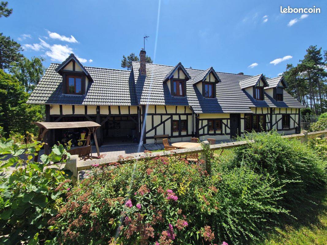 Maison 7 pièces 208 m² · à Briquemesnil-Floxicourt · 208 m² · 409 500 €