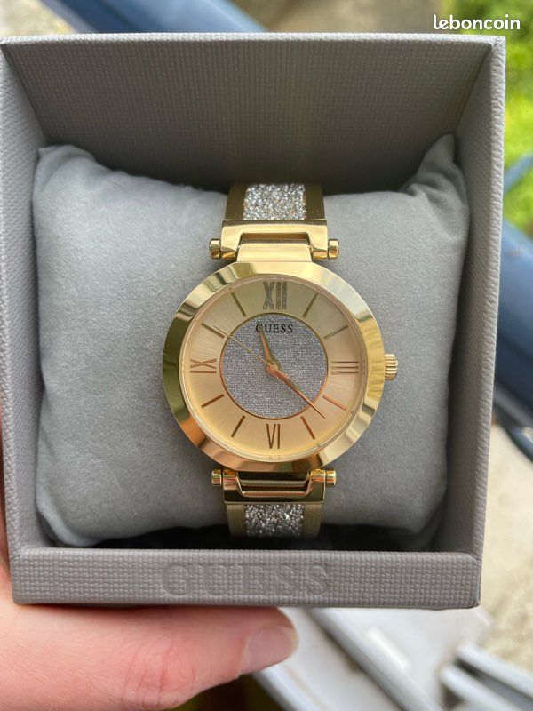 Montre Guess Collection Montre Noir Et DorÃ© Femme Montre Guess