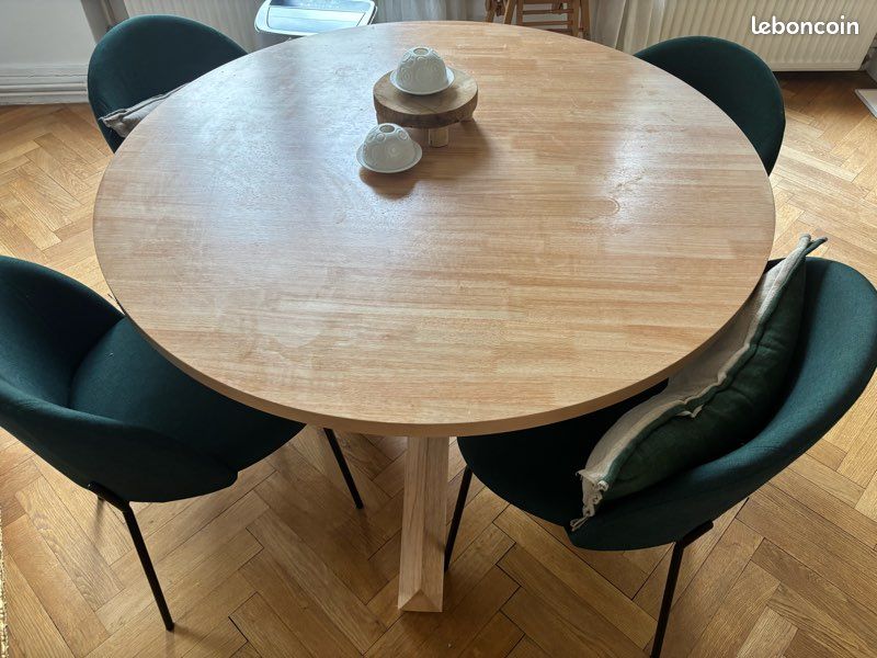 Table ronde en bois 4-6 places (image 3)