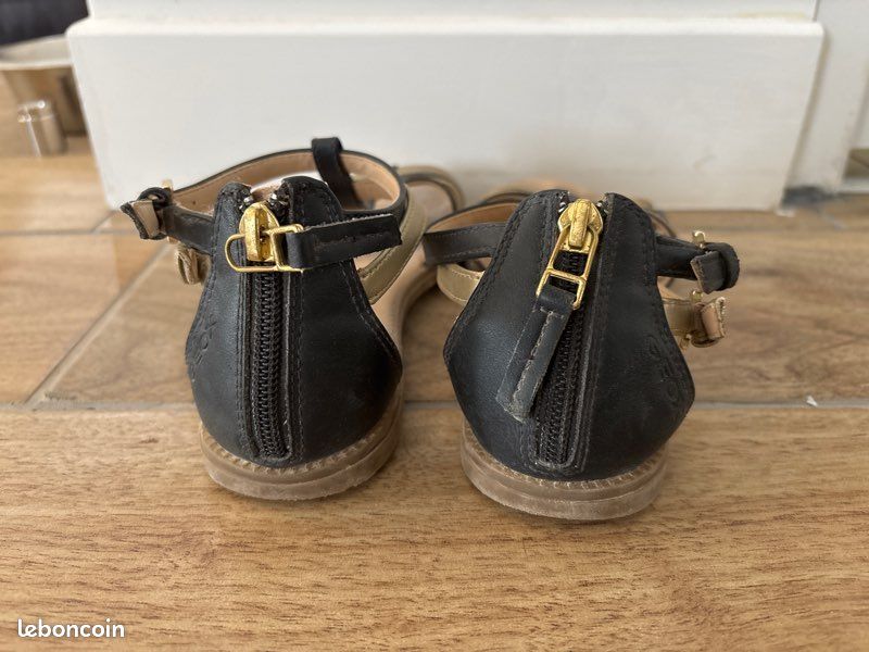 Sandale nu pied GEOX taille 35 Chaussures