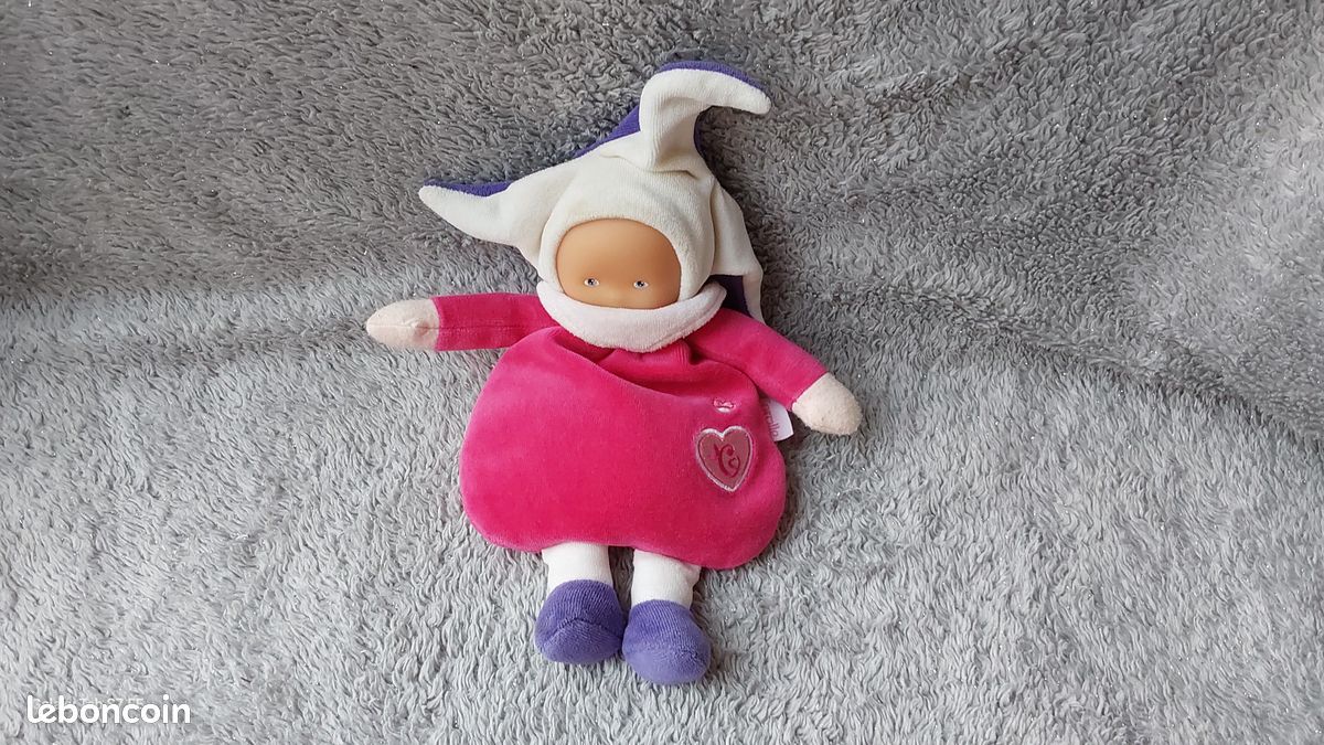 Corolle doudou poupee lutin rose fushia chapeau ecru (image 1)