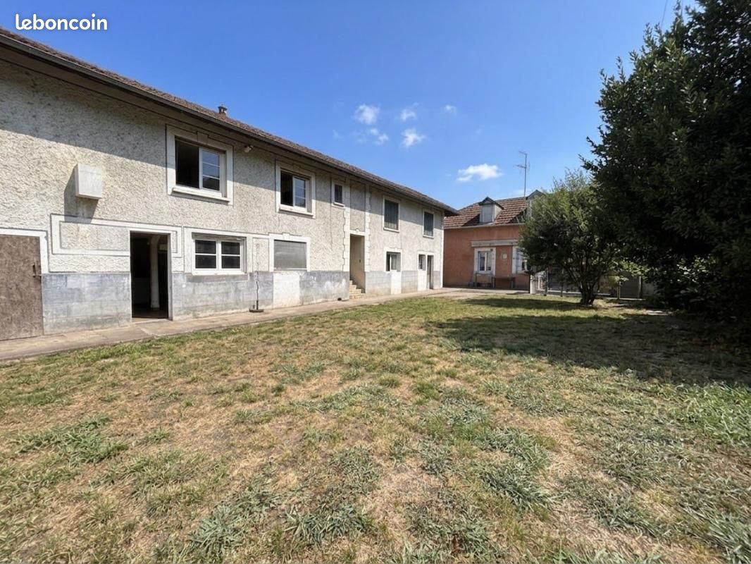 Maison 9 pièces 185 m² · à Bizanos · 185 m² · 244 000 €
