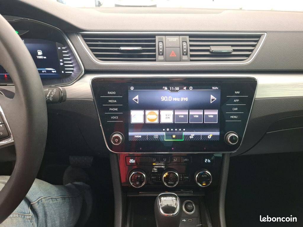 SKODA Superb Combi 2.0 TDI 150 SCR DSG7 Business (image 4)