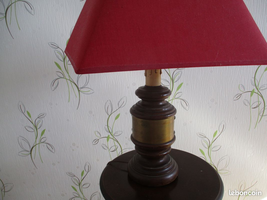 Lampe pied en bois peut-être relooker et changer abat jour (image 1)