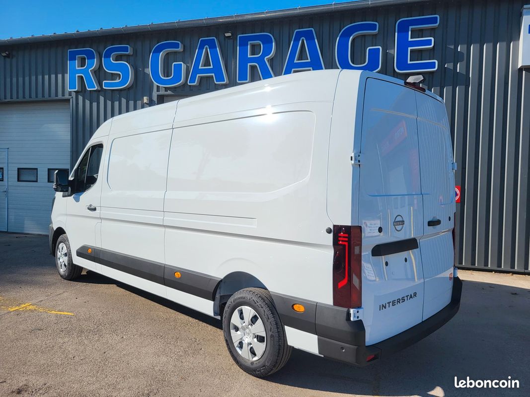 NISSAN INTERSTAR L3H2 FOURGON 2.0 DCI 170 A/T TEKNA 03 PLACES NEUF avec BOITE AUTOMATIQUE + CAMÉRA DE RECUL + RADARS AVANT et ARRIERE et LATÉRAUX / GARANTIE CONSTRUCTEUR 5 ANS ( Prix Vente 33 990 HT ) (image 2)