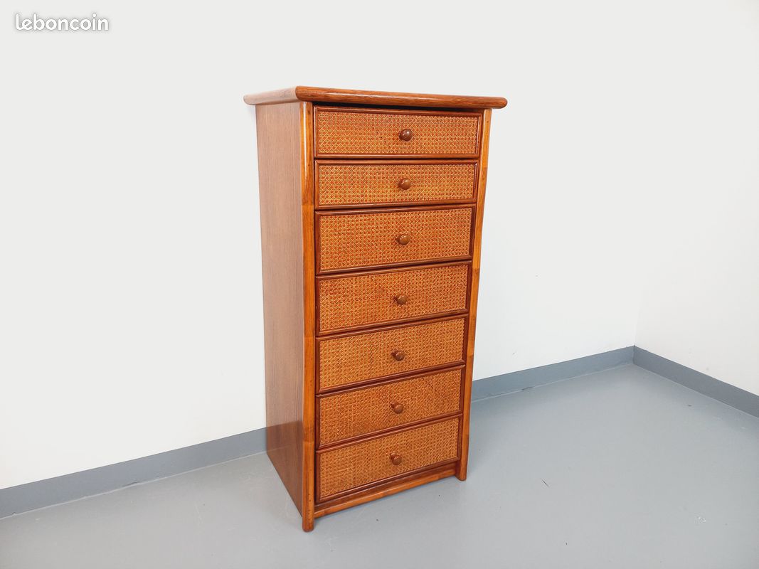 Commode chiffonnier semainier vintage en rotin, bois et cannage des années 70 (image 1)