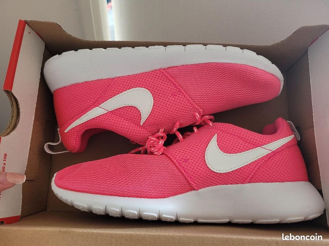 Nike roshe rose (image 1)