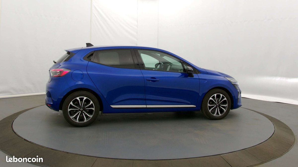 Renault clio eco g 100 ch gsr2 techno (image 10)
