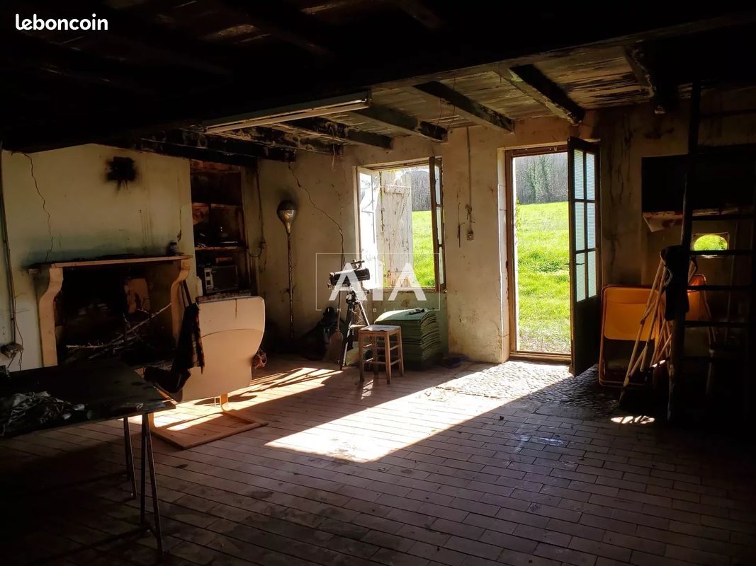 Maison 5 pièces 165 m² - Ruffec 16700 (image principale 2)