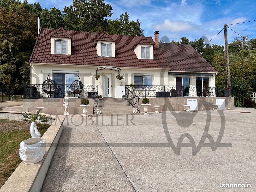 Maison 7 pièces 198 m² · à Pommeuse · 198 m² · 490 000 €