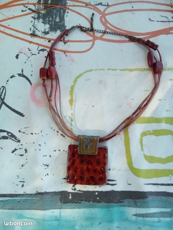 Collier femme (image 1)