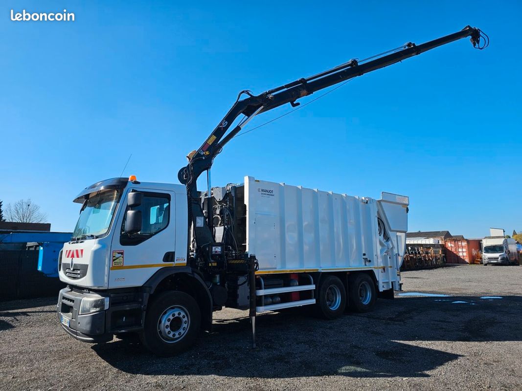Renault Renault Lander 6x4 / 127600km / grue HIAB (image 1)