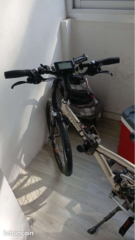 Vélo électrique pliant B’TWIN – Batterie grande autonomie – Bon état (image 2)