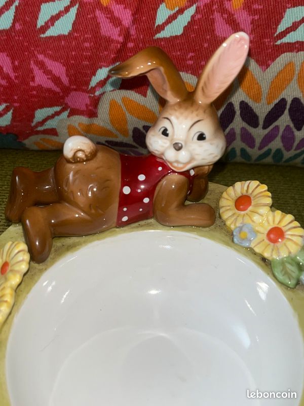 Portrait de jeune fille avec son lapin de compagnie | Photo Gratuite