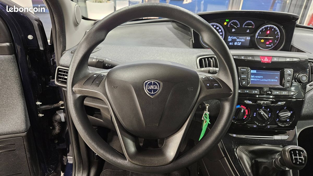 LANCIA Ypsilon 0.9 TwinAir 85 ch Stop&Start Elefantino 2014 (image 18)