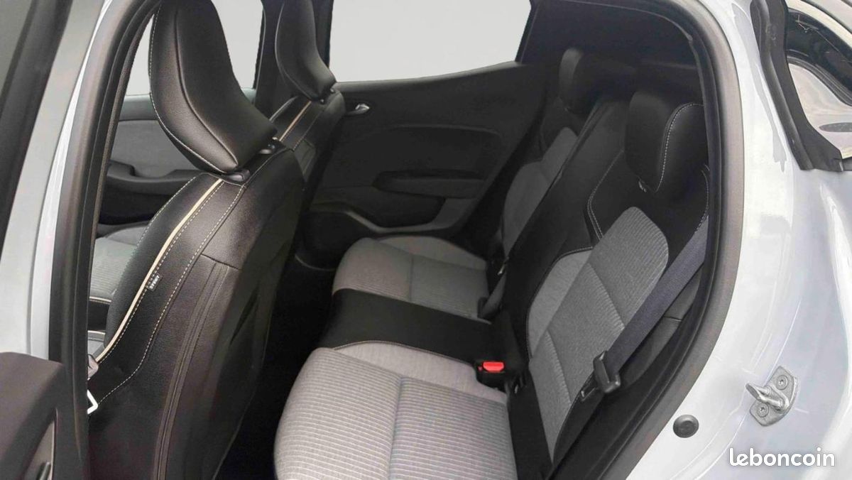 Renault Clio V TCe 90 ch GSR2 Techno (image 15)
