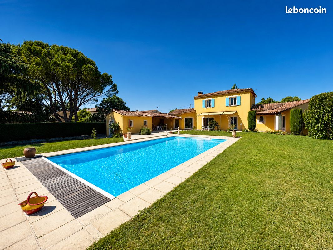 Maison 10 pièces 167 m² · à Valréas · 167 m² · 440 000 €