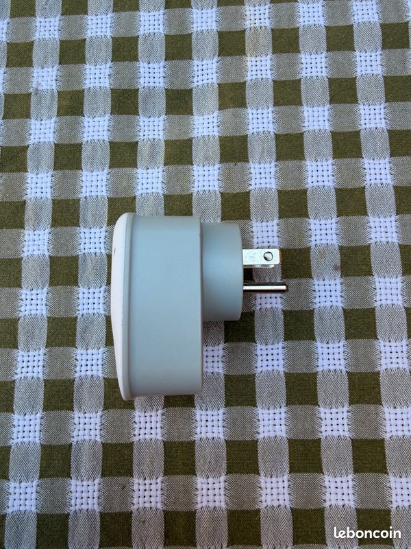 Adaptateur de voyage TESSAN USA + 2 ports USB (image 2)