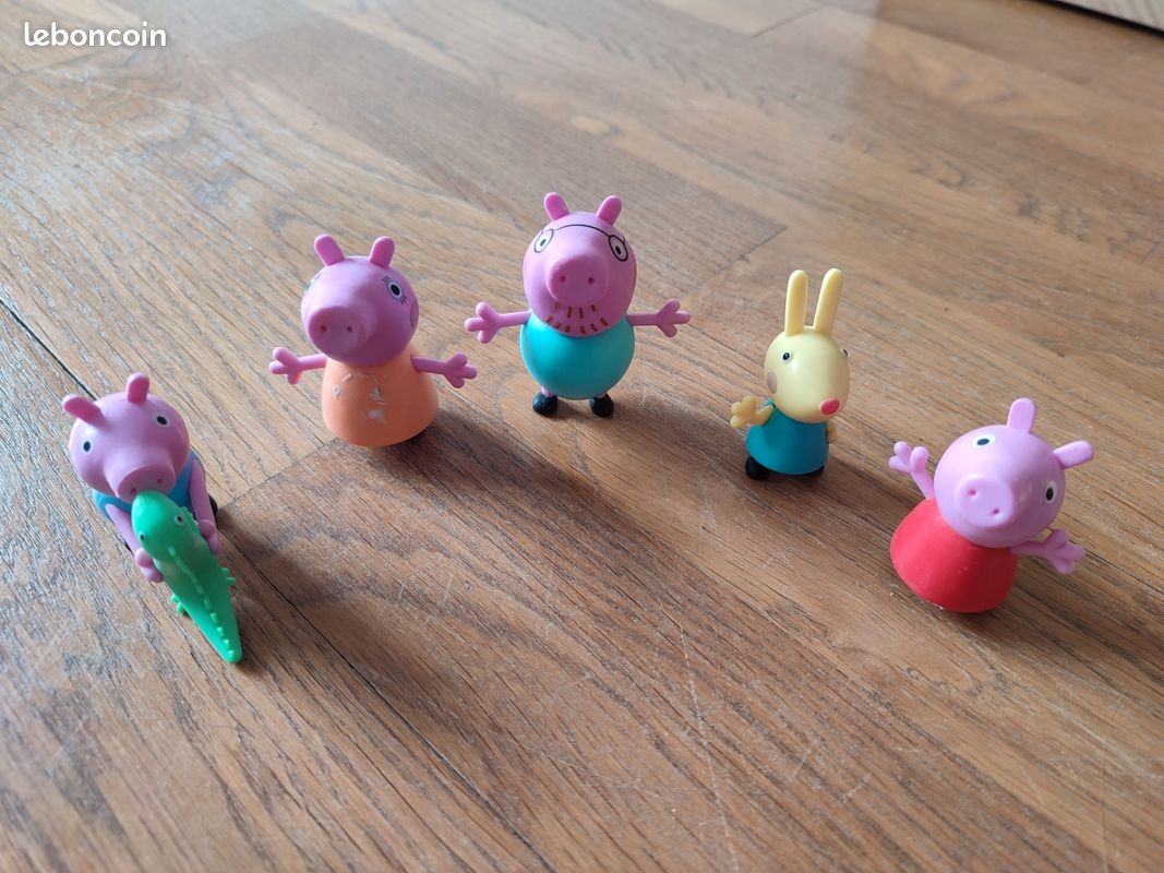 Peppa pig figurines (image 1)