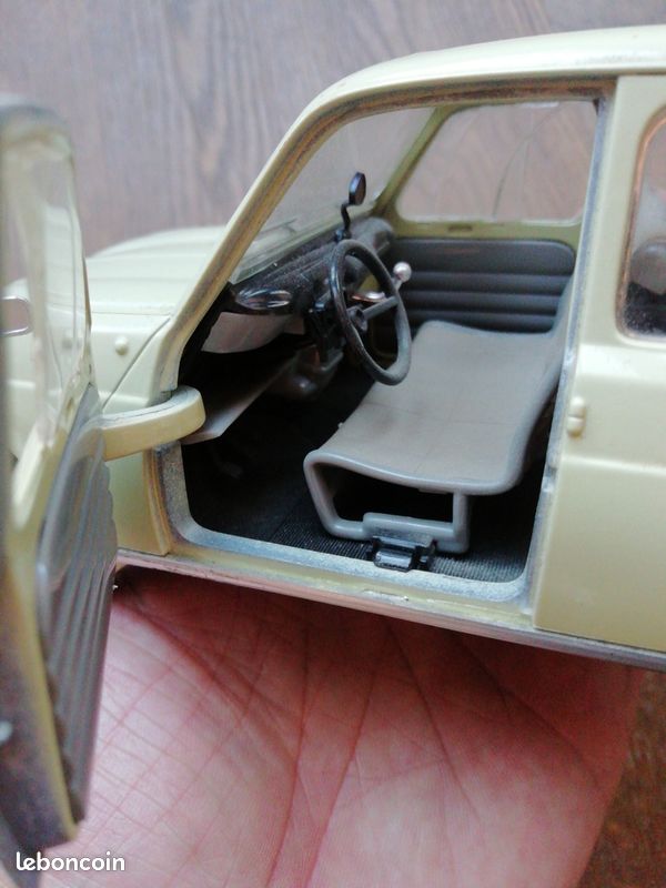 Solido Renault 4L 1964 1:18 Voiture Miniature - Bleu
