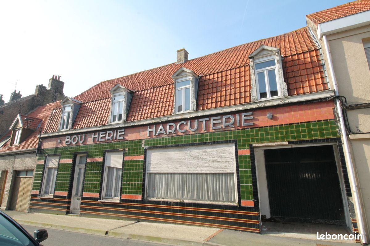 Maison 13 pièces 229 m² · à Hondschoote · 229 m² · 149 000 €