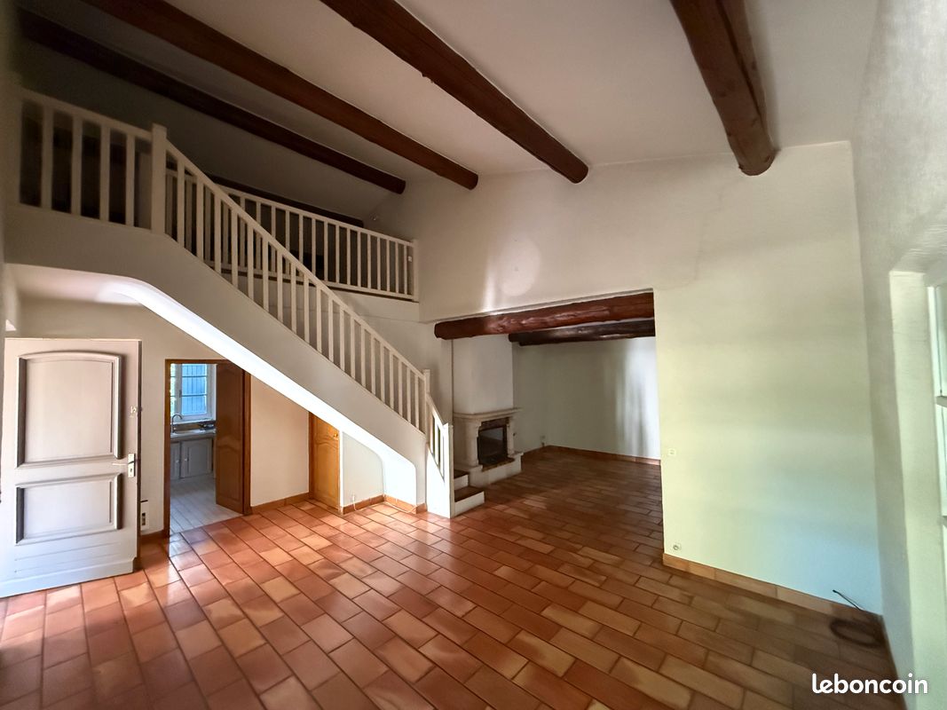 Maison 5 pièces 105 m² · à Lagnes · 105 m² · 440 000 €