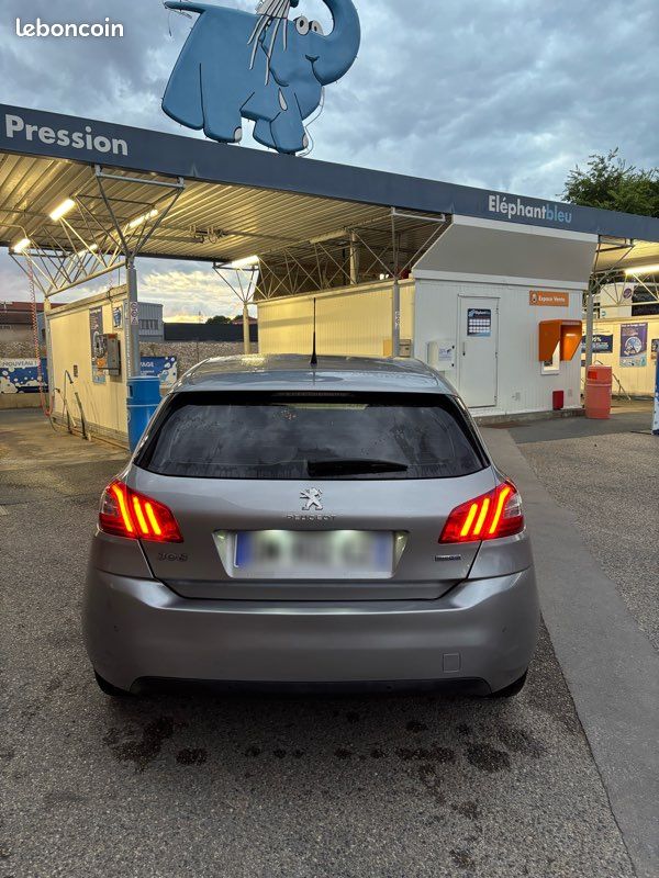 Peugeot 308 (image 2)