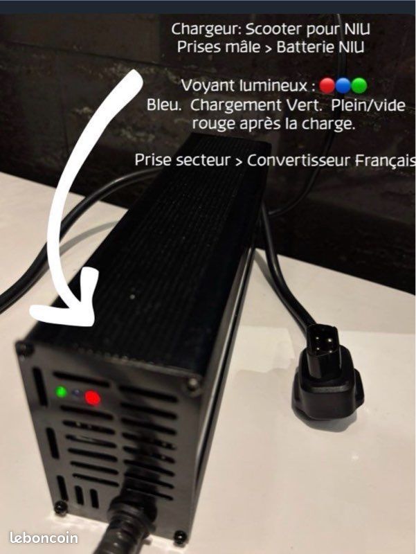 Chargeur pour voiture électrique enfant 12V 1000 mA avec LED
